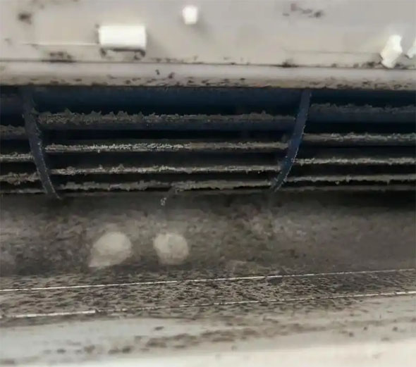 本溪市空调吹的风有股烧焦味是怎么回事